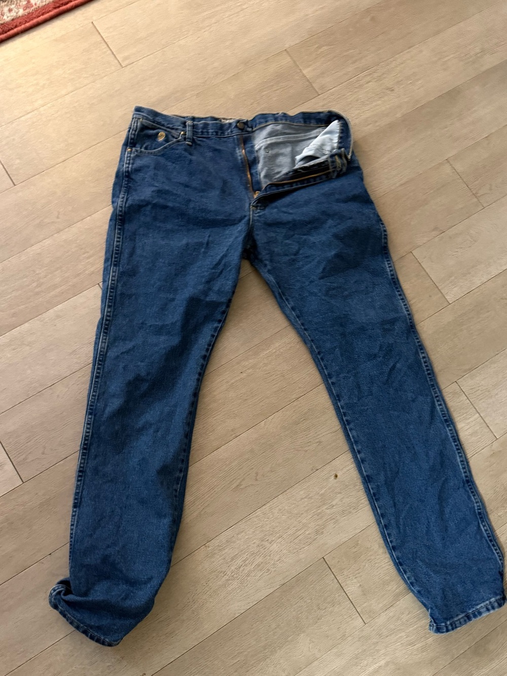 Wrangler Men's Navy Blue Straight Jeans